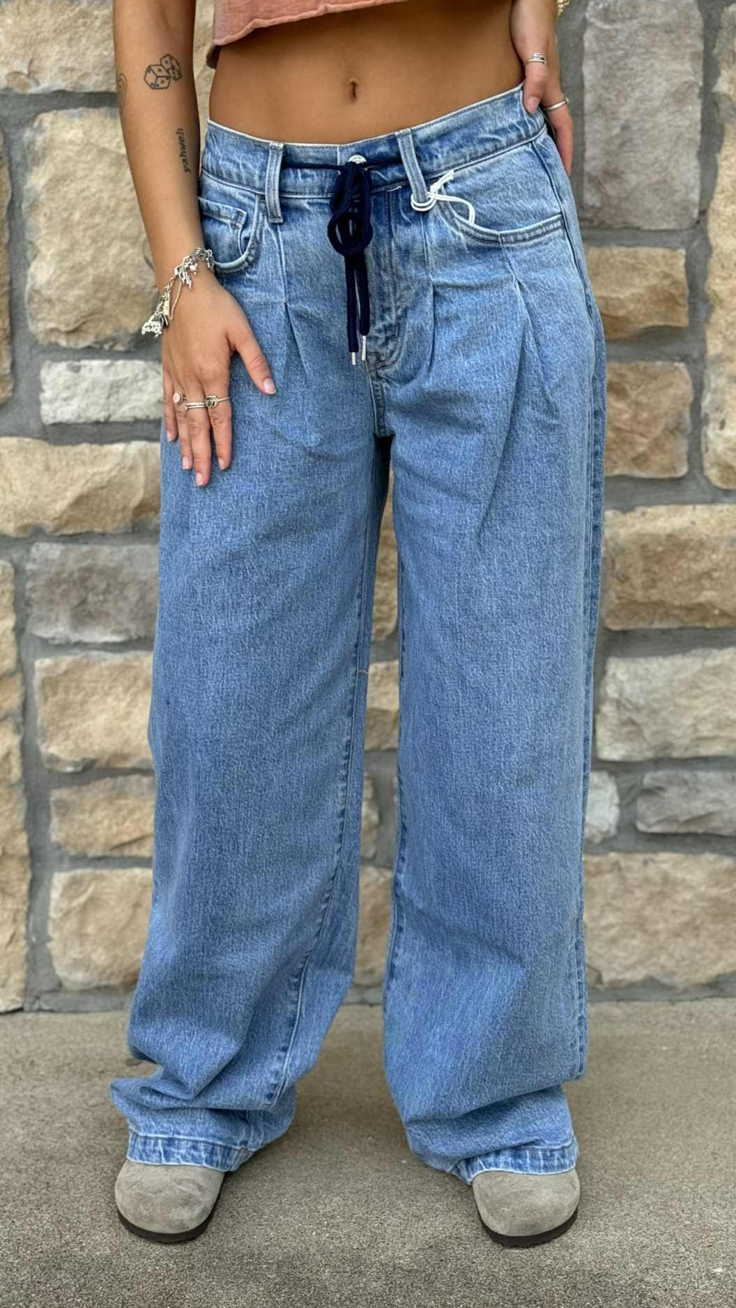 Vervet Olivia Super High Rise Pleated Drawstring Jean T6745