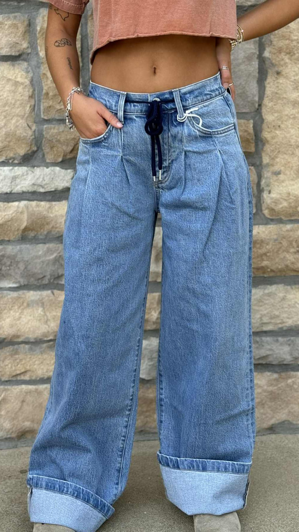 Vervet Olivia Super High Rise Pleated Drawstring Jean T6745